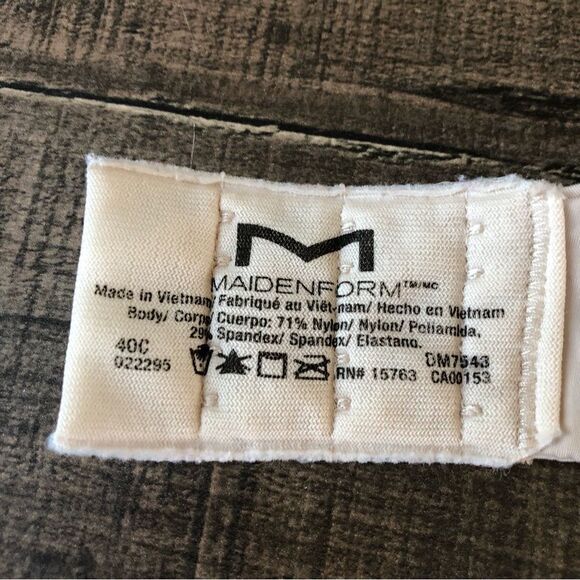 Maidenform Soft Pink and Charcoal Bras - Picture 13 of 13